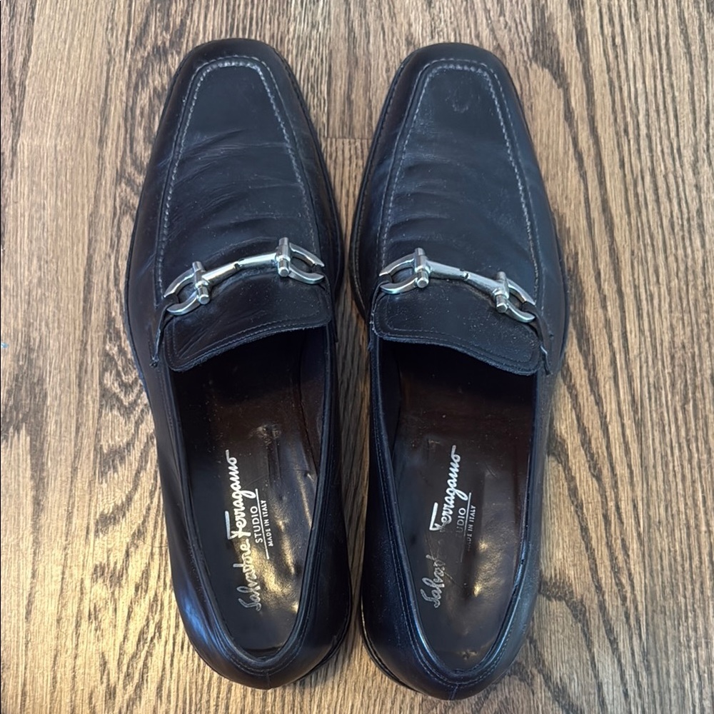 Ferragamo Moccasin with Gancini ornament
Size 14, Black